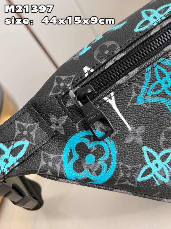 l0*is V*t0n discovery bumbag
