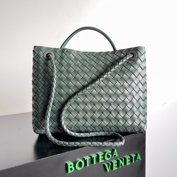 bo*te*ga Ve*ne*ta medium andiamo