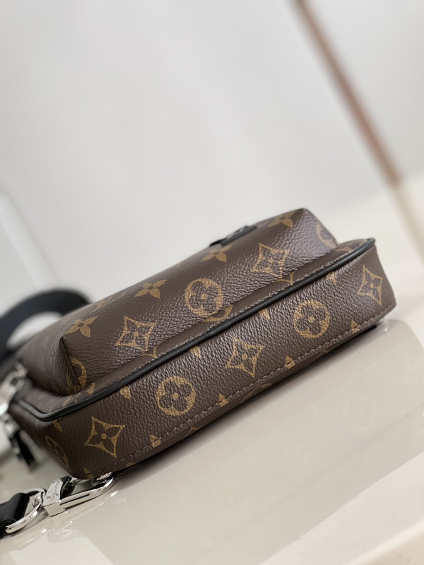 l0*is V*t0n avenue slingbag nm