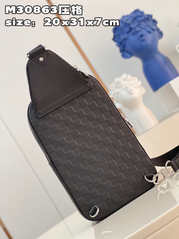 l0*is V*t0n avenue slingbag nm
