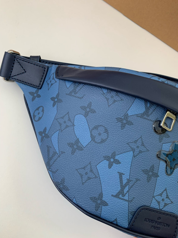 l0*is V*t0n discovery bumbag