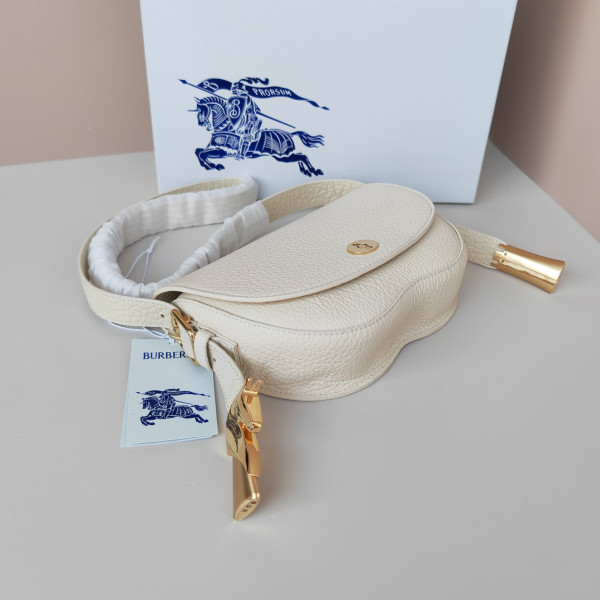 B**rry chess satchel