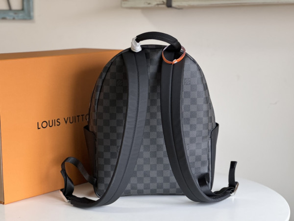 l0*is V*t0n discovery backpack pm