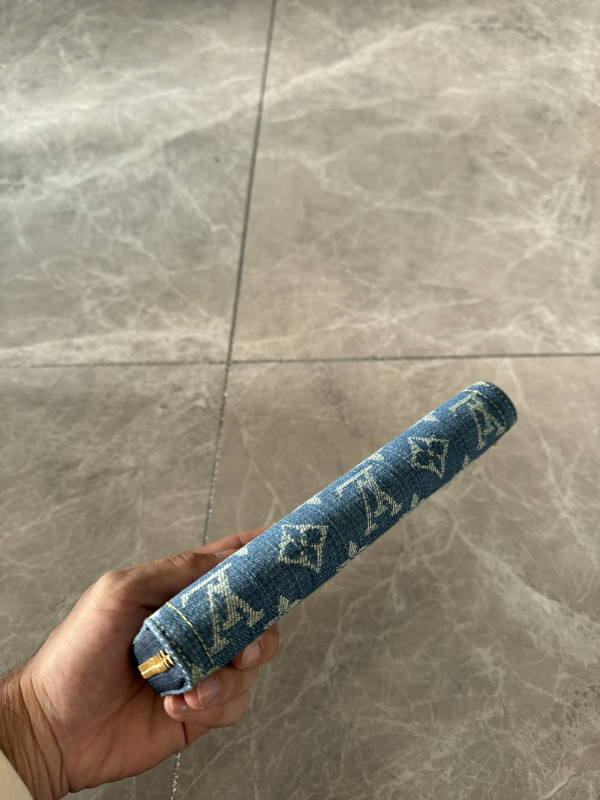 l0*is V*t0n zippy wallet