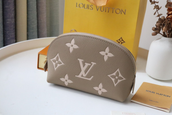 l0*is V*t0n cosmetic pouch pm-19*12*6cm