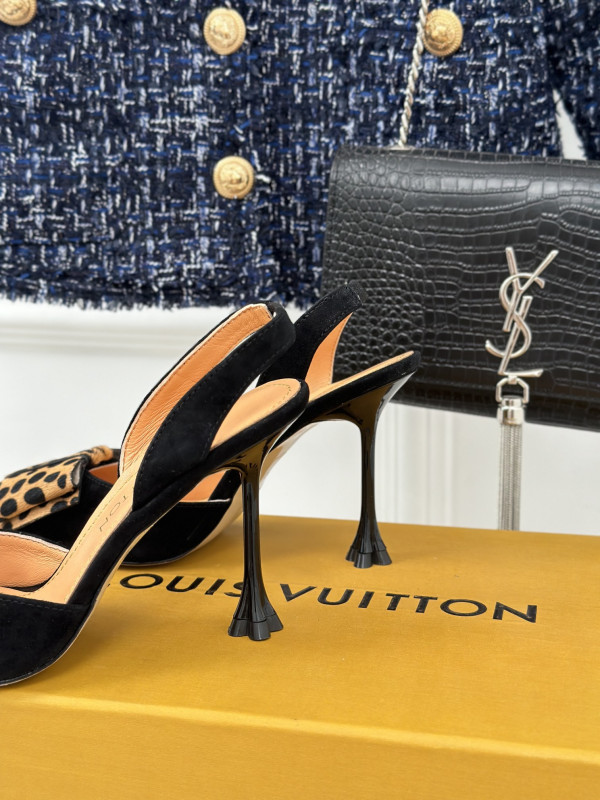 l0*is V*t0n heels