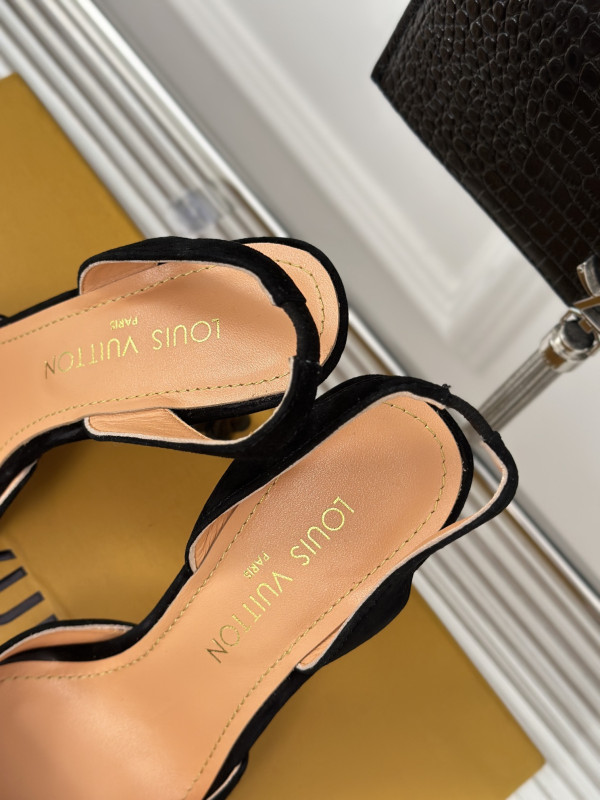 l0*is V*t0n heels