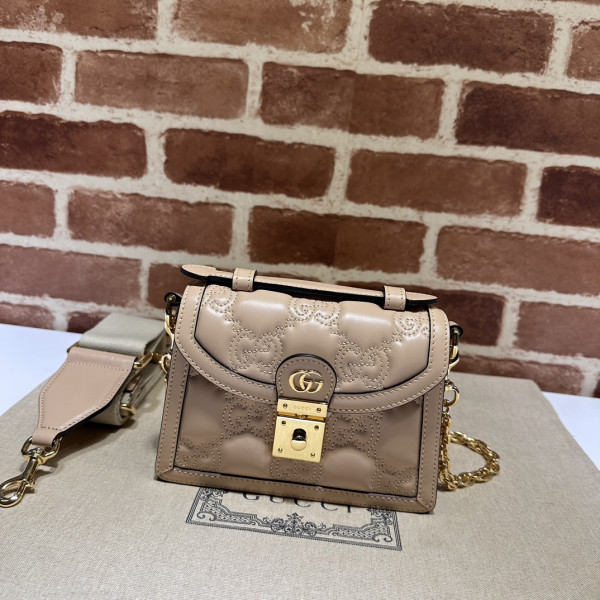 G*u*i gg matelassÉ small top handle bag