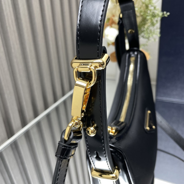 Pra*a arqué leather shoulder bag-18*16*5cm