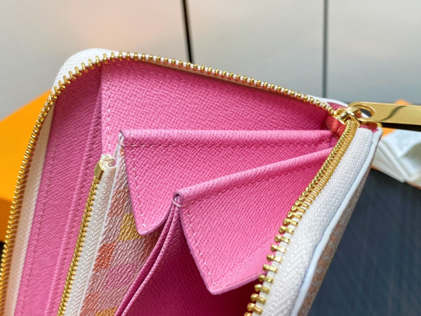 l0*is V*t0n zippy wallet-19.5*10.5*2.5 cm