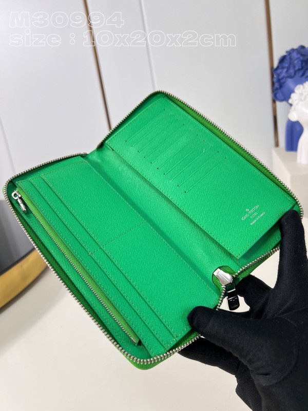 l0*is V*t0n zippy wallet-10*20*2 cm