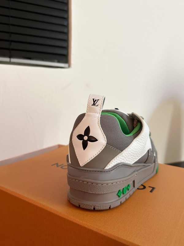 l0*is V*t0n sneakers