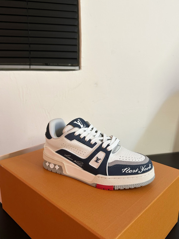l0*is V*t0n sneakers