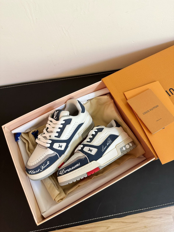 l0*is V*t0n sneakers