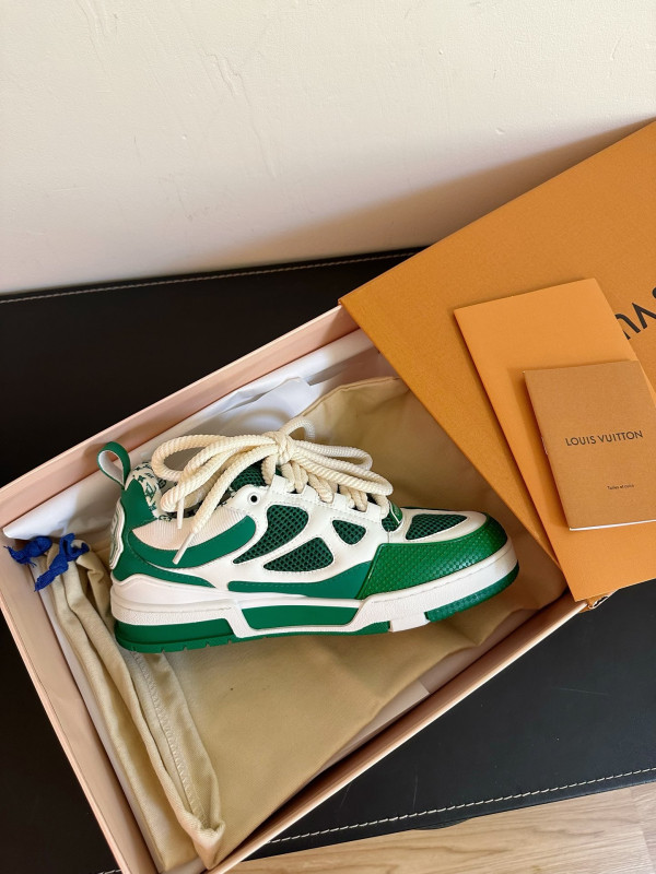l0*is V*t0n sneakers