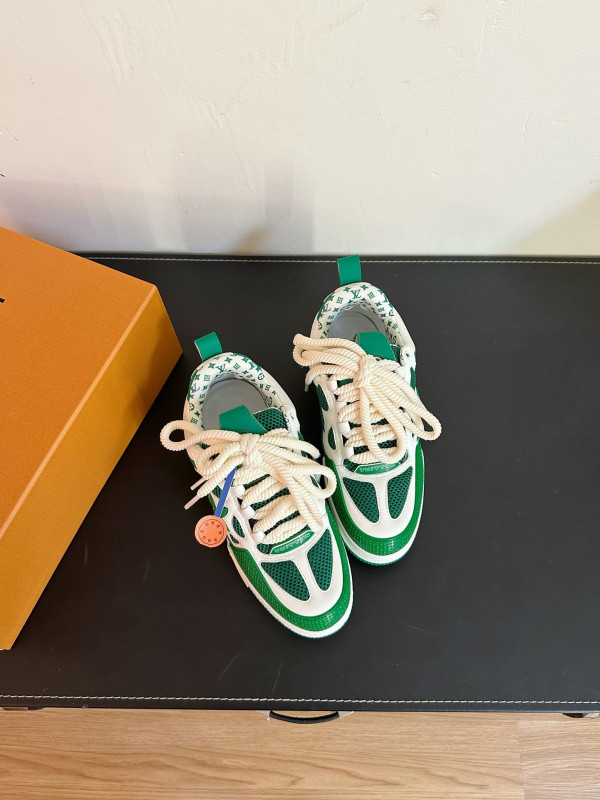 l0*is V*t0n sneakers
