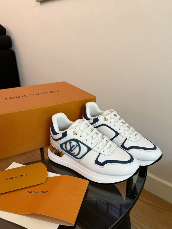 l0*is V*t0n sneakers
