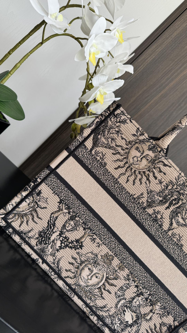 MEDIUM DIRO BOOK TOTE-36*18*28CM