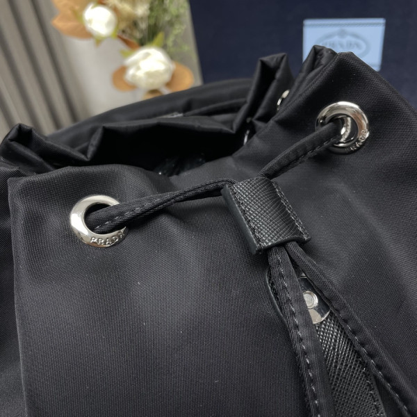 Pra*a re-nylon backpack-23.5*28*12cm