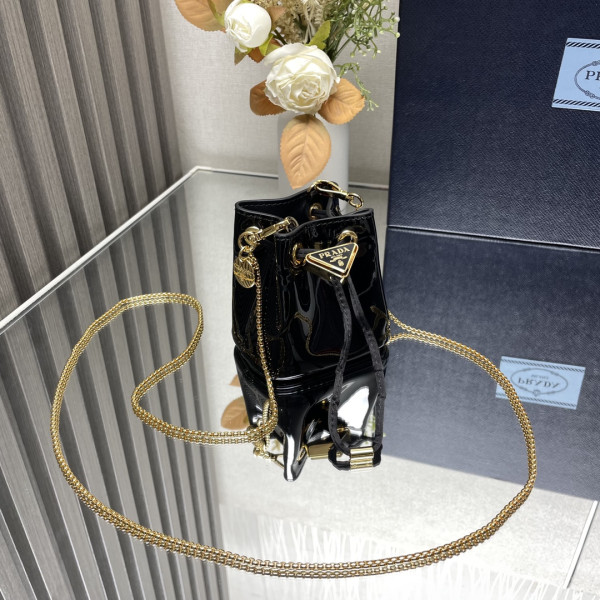 Pra*a shearling bucket bag-9-9-6cm