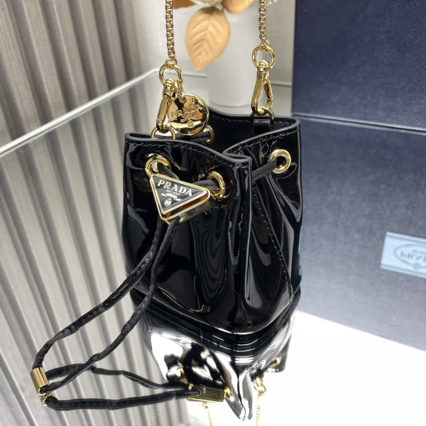 Pra*a shearling bucket bag-9-9-6cm