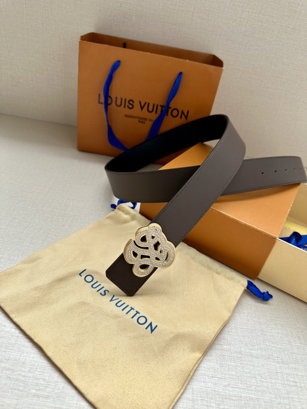 l0*is V*t0n belt