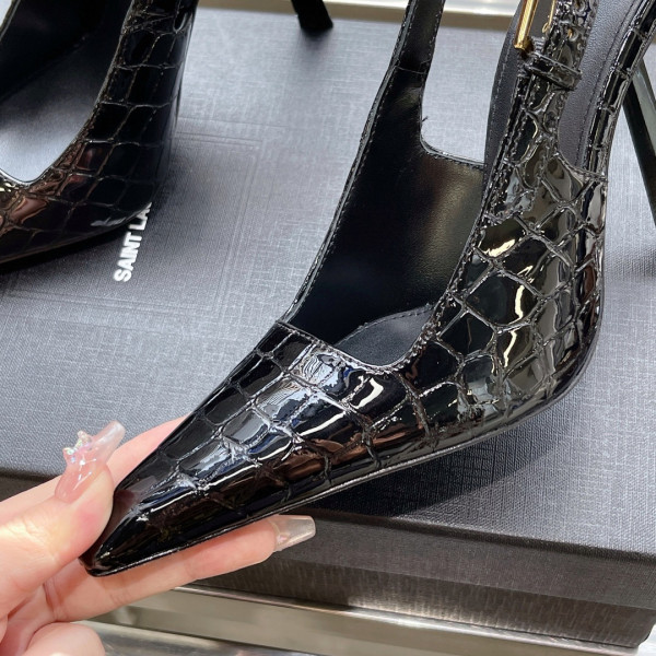 Sa**t Lau*nt heels