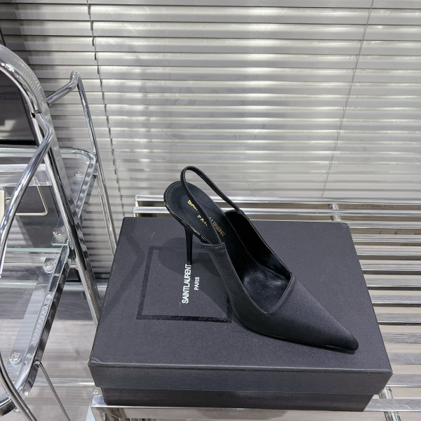 Sa**t Lau*nt heels