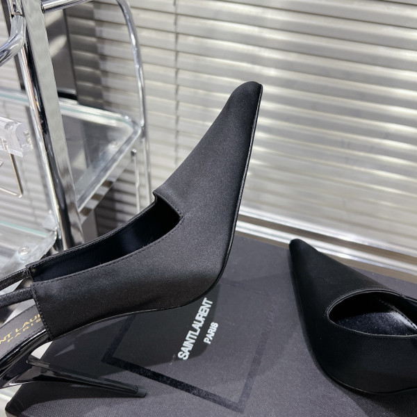 Sa**t Lau*nt heels
