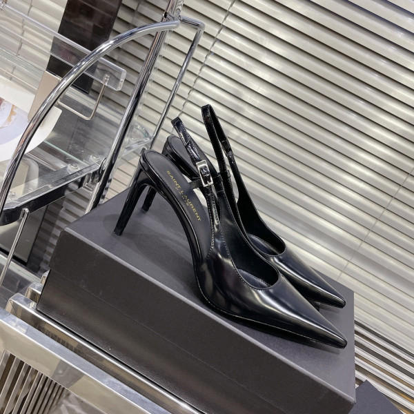 Sa**t Lau*nt heels