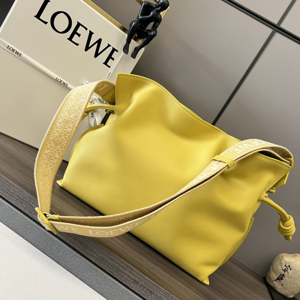 Lowee Flamenco clutch- 24.5*30*10.5cm