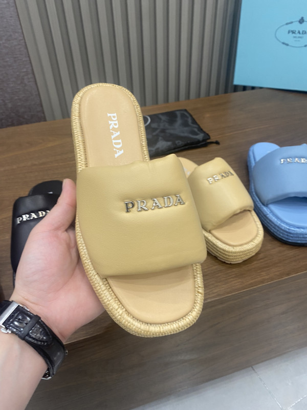 Pra*a sandals