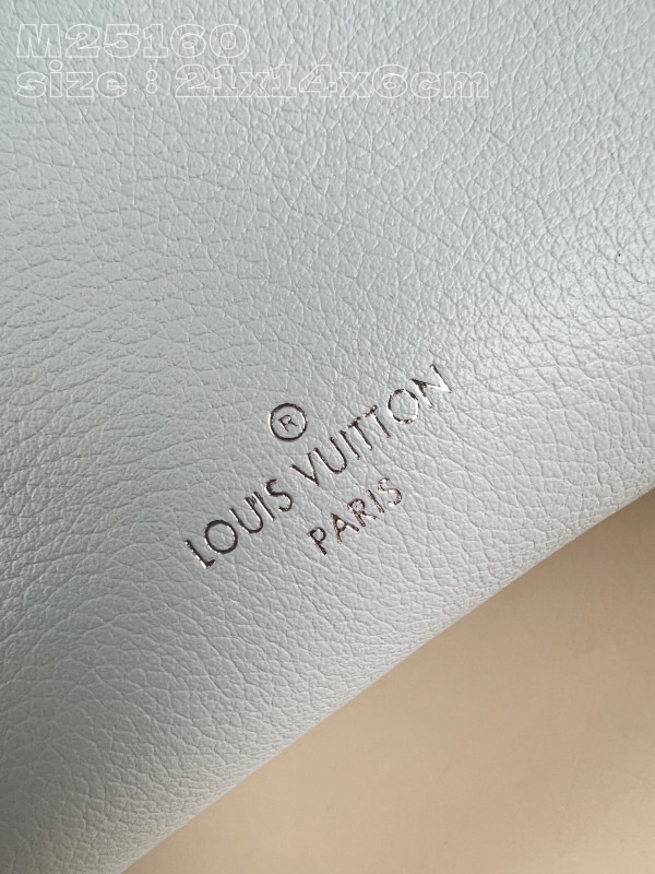 l0*is V*t0n side trunk pm-21*14*6cm
