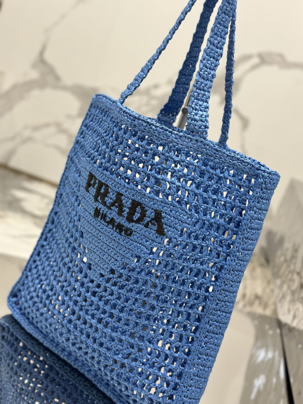 Pra*a crochet tote bag