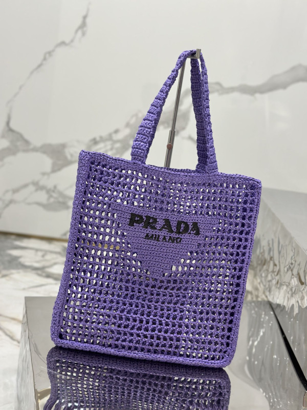 Pra*a crochet tote bag