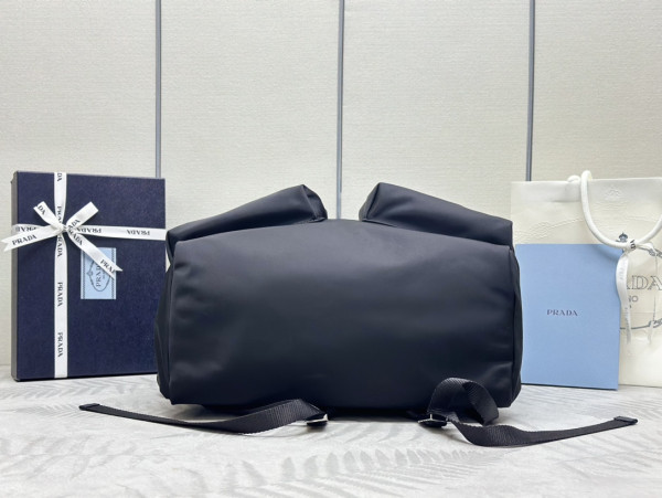 Pra*a backpack-42*38*18cm