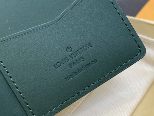 l0*is V*t0n pocket organizer-7.5*11.1*1 cm