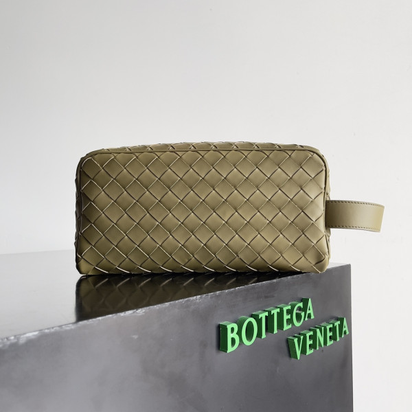 bo*te*ga Ve*ne*ta intrecciato leather wallet-on-strap