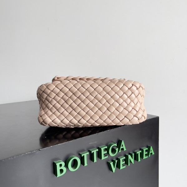 bo*te*ga Ve*ne*ta  mini cobble shoulder bag