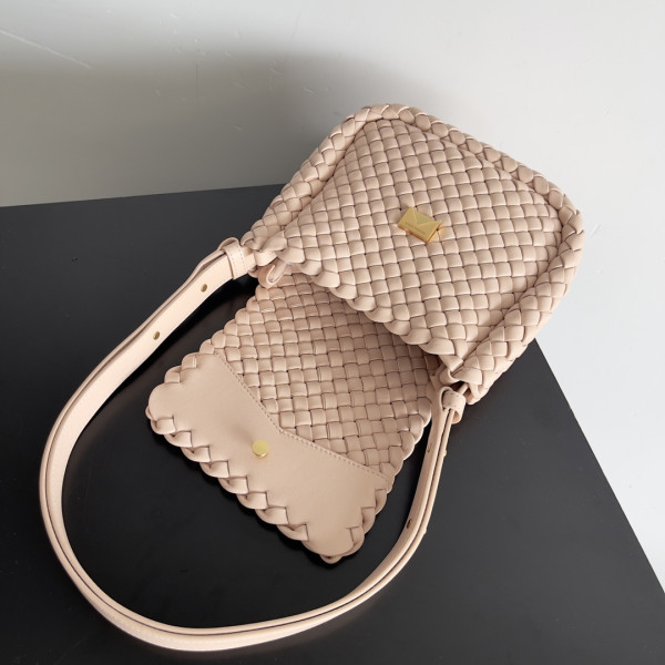 bo*te*ga Ve*ne*ta  mini cobble shoulder bag