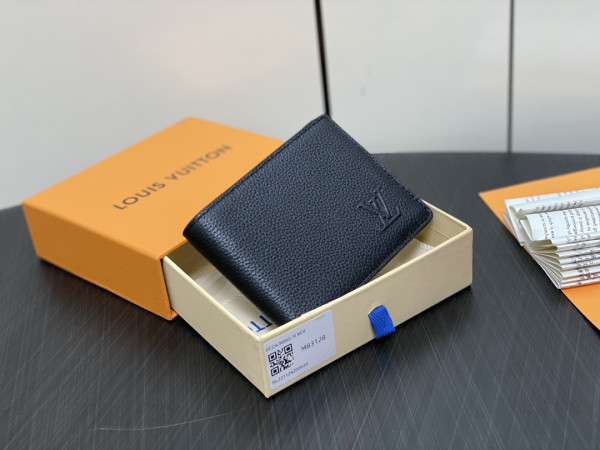 l0*is V*t0n slender wallet-11*8.5*2cm