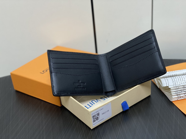 l0*is V*t0n slender wallet-11*8.5*2cm