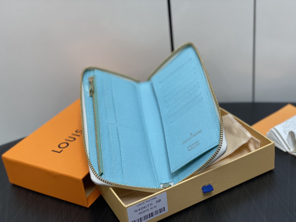 l0*is V*t0n zippy wallet-10*20*2 cm