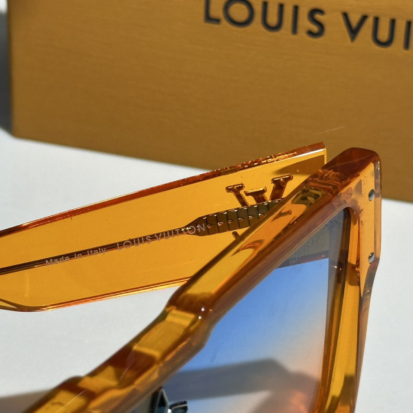 louvis V*t0n sunglasses
