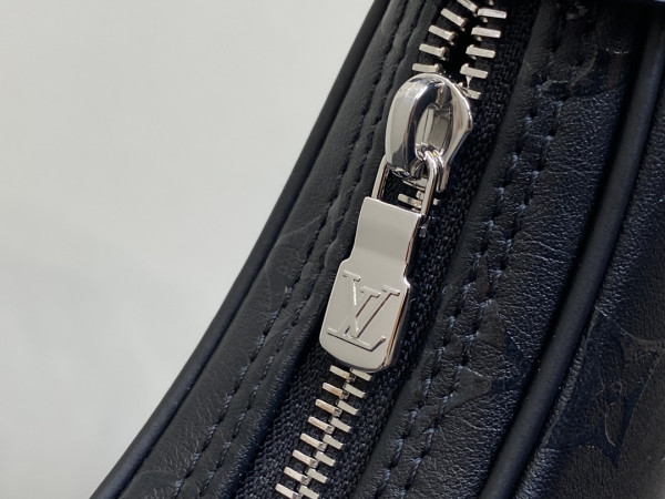 l0*is V*t0n loop-23*13*6cm