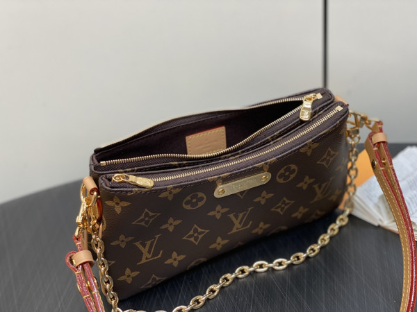 l0*is V*t0n liv pochette double -24.5*13.5*6.5cm