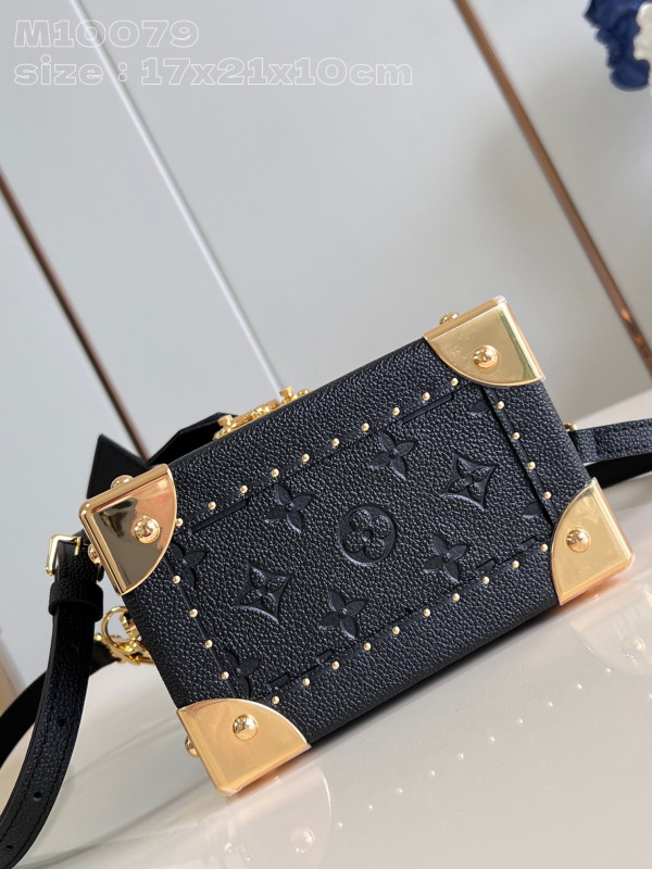 l0*is V*t0n camera box monogram canvas