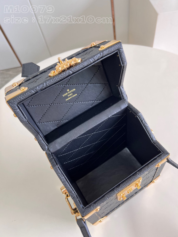 l0*is V*t0n camera box monogram canvas