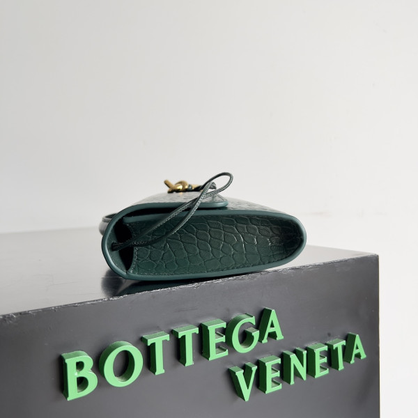 bo*te*ga Ve*ne*ta long clutch andiamo with handle-31*13*3cm