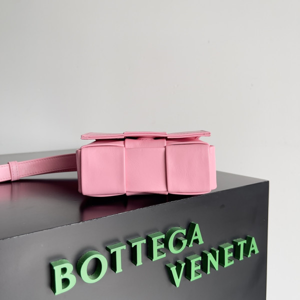 bo*te*ga Ve*ne*ta candy mini cassette-12*8*4cm